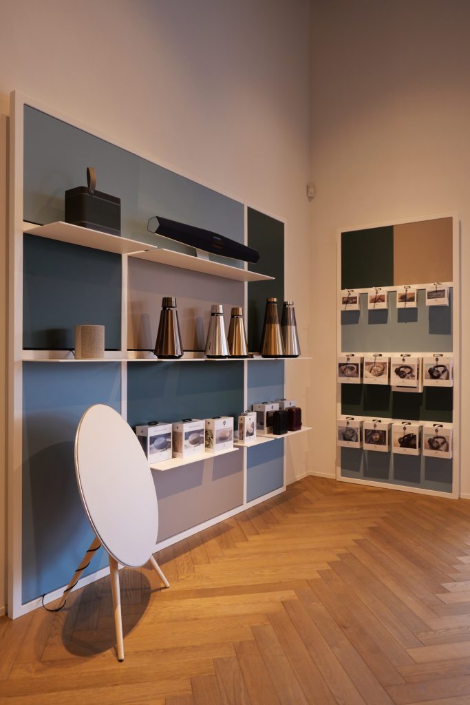 Bang & Olufsen flagship store interieur