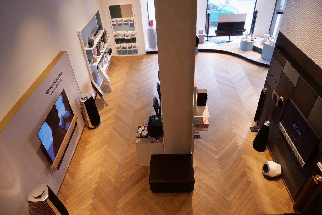 Bang & Olufsen flagship store interieur